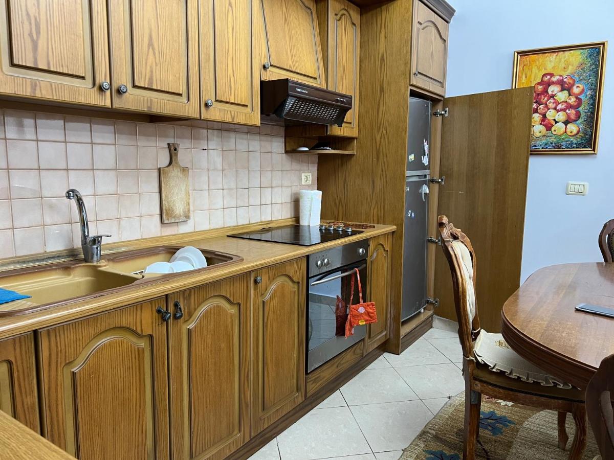 בראט Entire Apartment Castle View מראה חיצוני תמונה