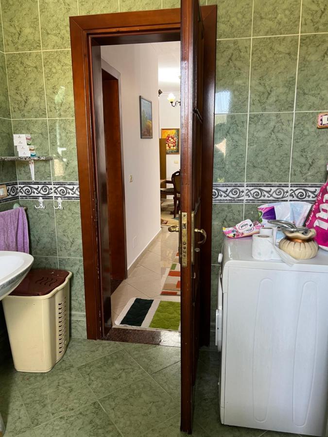 בראט Entire Apartment Castle View מראה חיצוני תמונה