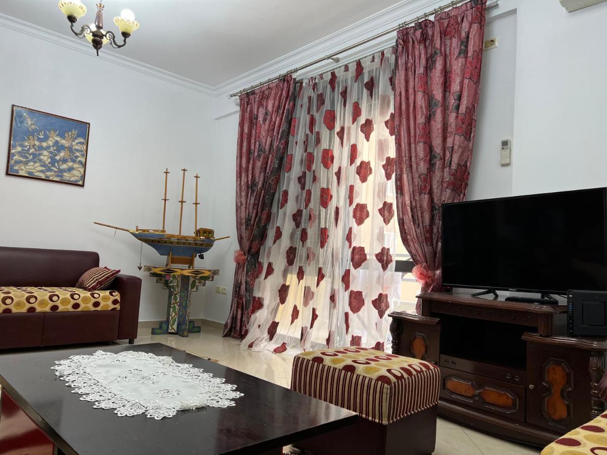 בראט Entire Apartment Castle View מראה חיצוני תמונה